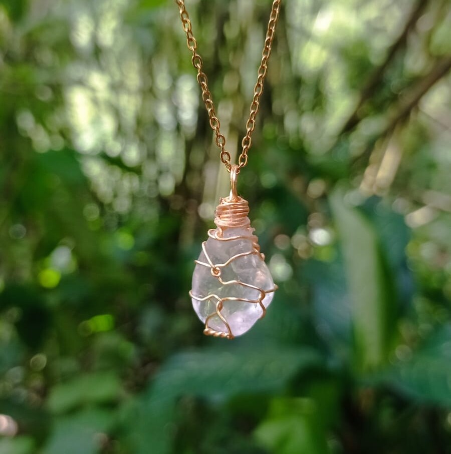 Dije Enjaulado en Cuarzo Cristal